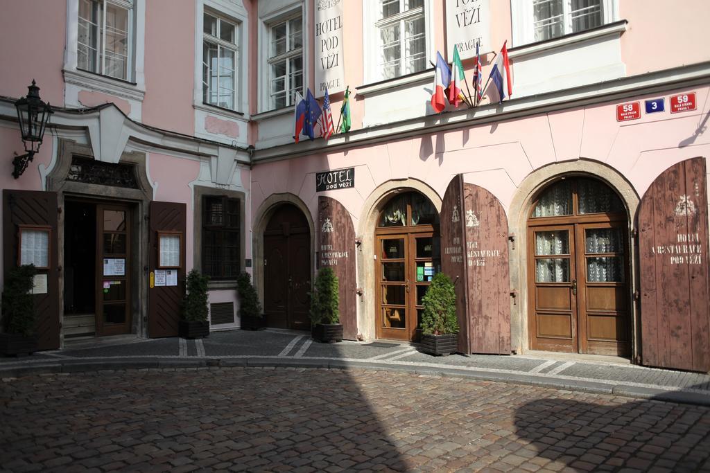 Hotel Pod Věží Praga Exterior foto